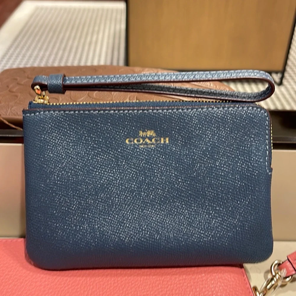 Coach Corner Zip Wristlet IM/Denim - Picture 2 of 16